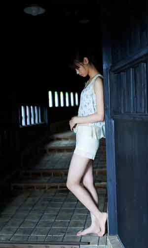 草莓视频旧版本深夜释放自己